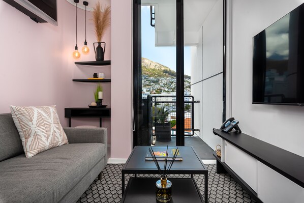 Interior - The Flamingo 708 (Cape Town)