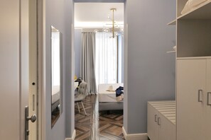 舒適開放式套房 | 高級寢具、舒適加層、獨特裝潢、布置獨特