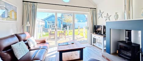 Smart-TV, Kamin, Tischtennisplatte