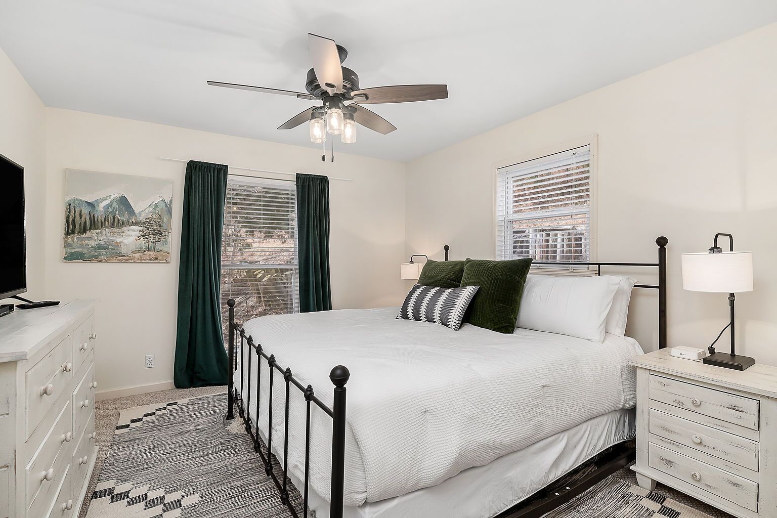 4 bedrooms, WiFi, bed sheets