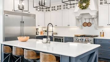 冰箱、微波炉、烤箱、炉灶