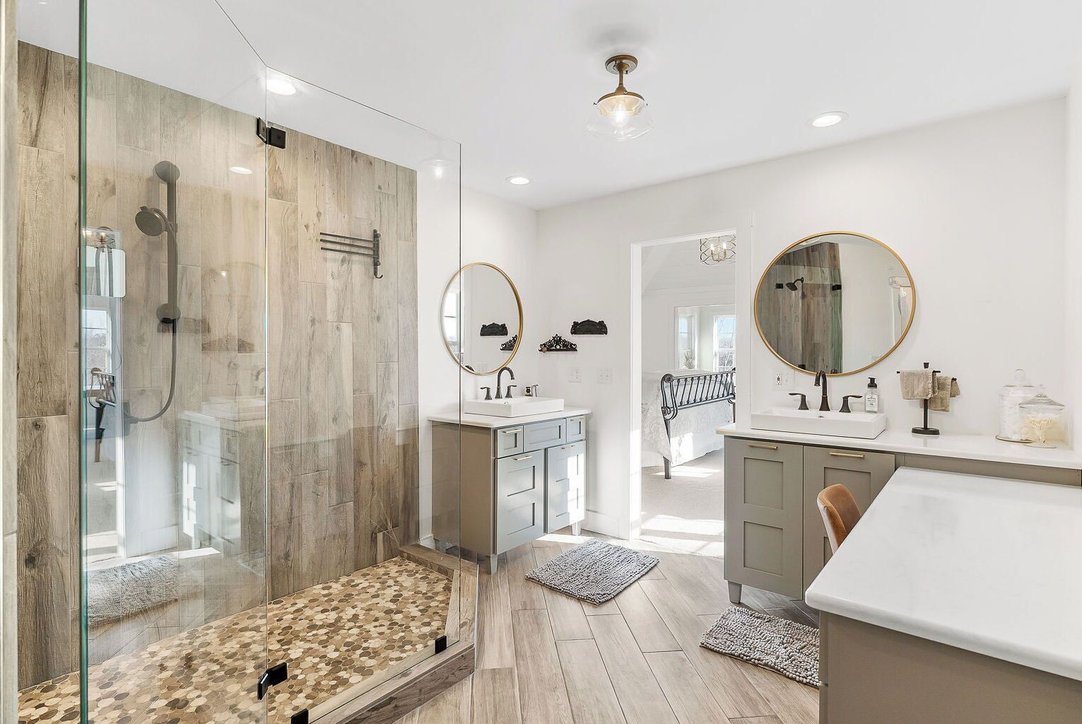 Douche, serviettes fournies
