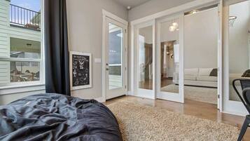 5 chambres, bureau, fer et planche Ă repasser, lit parapluie