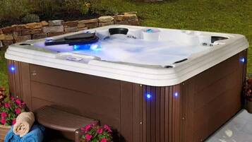 Bain à remous extérieur