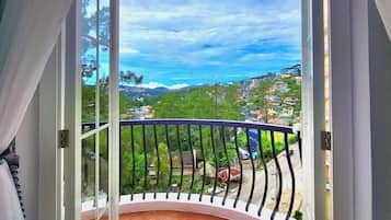Luxury Apartment, 3 Bedrooms | Balcony view