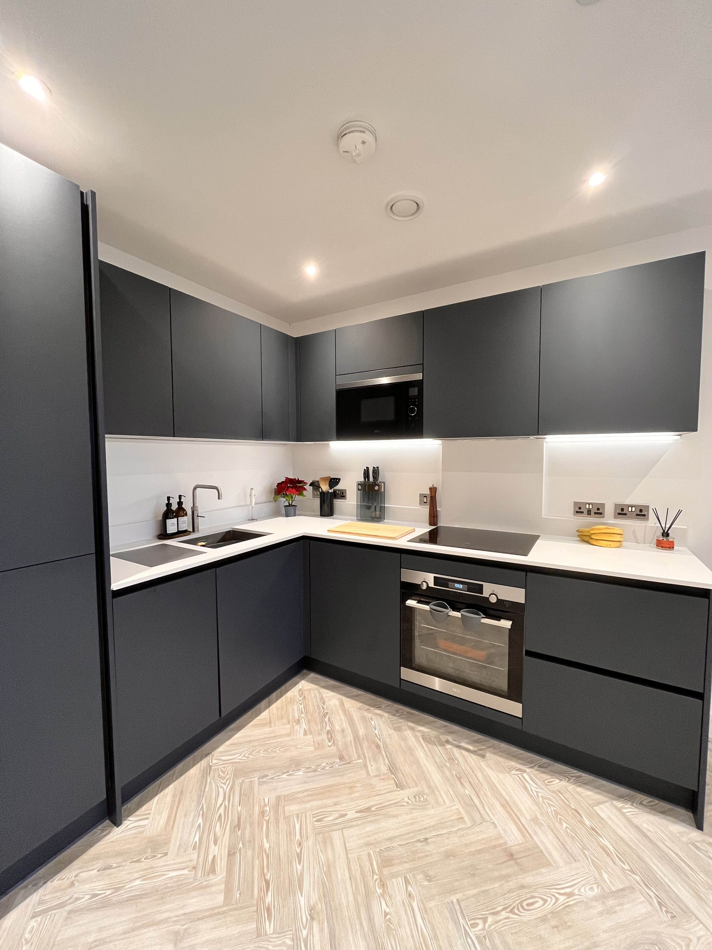 Microwave, dishwasher