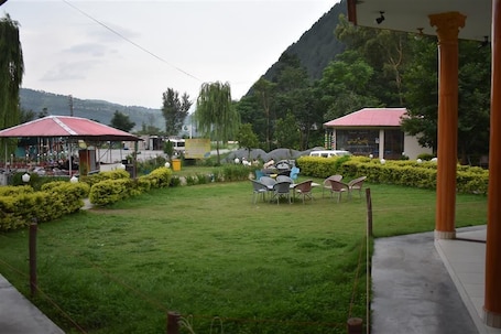 Garden. Ever Green Hotel & Restaurant