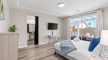 3 habitaciones, escritorio, tabla de planchar con plancha y wifi