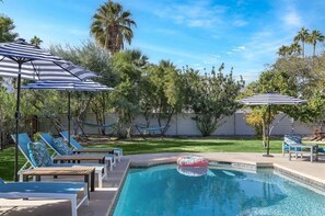 حمّام سباحة مُدفَّأ