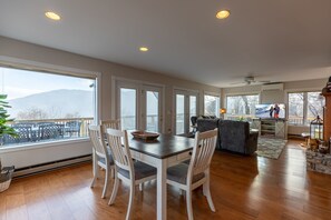 Interior - Blue Ridge Vista - Seven Devils with big views, four levels, pool table, pets (Banner Elk)