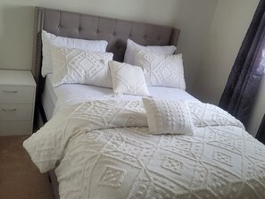 3 chambres, bureau, fer et planche à repasser, Wi-Fi gratuit