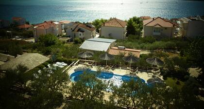 Villa Julio's first floor two bedroom apartment no. one-with terrace towards sea