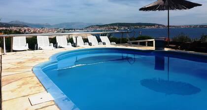 Villa Julio's first floor two bedroom apartment no. one-with terrace towards sea