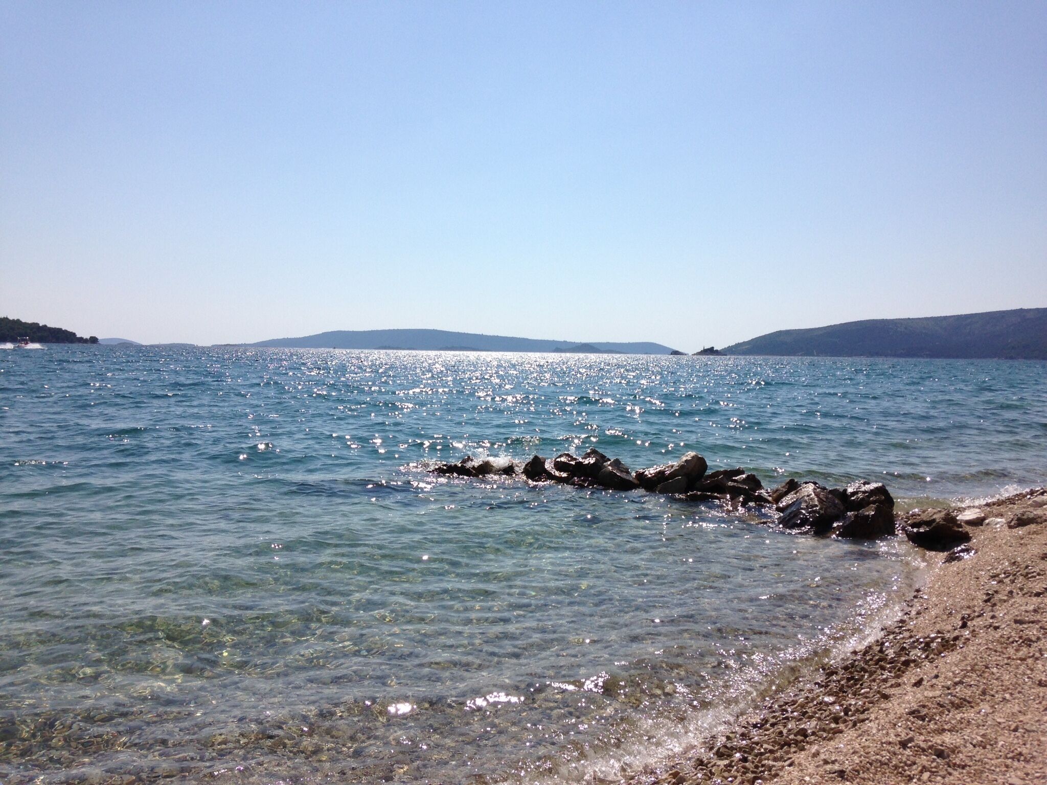 在海灘附近、躺椅