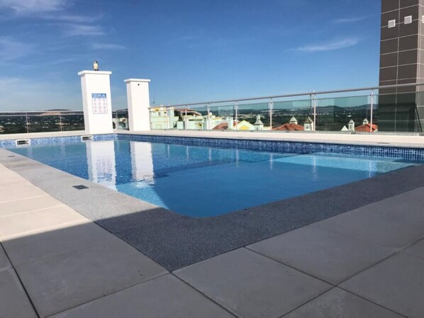 Pool - Superb 2 Bedroom Apt with Roof Top Pool, Falesia (Albufeira)