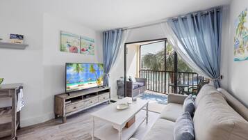 Condo, 1 King Bed with Sofa bed (Island-style riverfront condo with po) | Interior