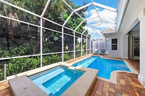 独立别墅, 多张床 (Home with pool/spa, ping pong and ste) | 泳池 | 恒温泳池