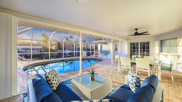 House, Multiple Beds (W exposure waterfront home with pool/) | Interior