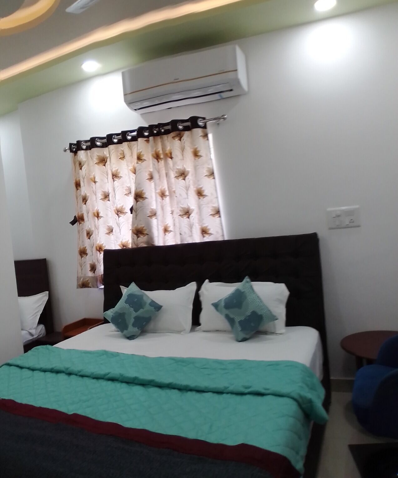 Premium bedding, pillow-top beds, individually furnished