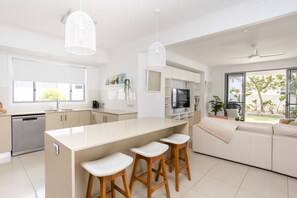 Interior - Luxury Beachside Home with pool - Pet Friendly, School Holiday Discounts (Kingscliff)