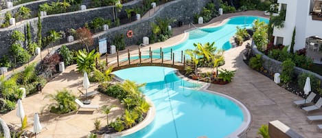 Piscine extérieure, piscine chauffée