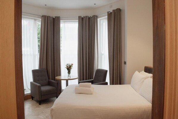 Deluxe Apartment | Free WiFi - Osborne Apartments (Eastbourne)