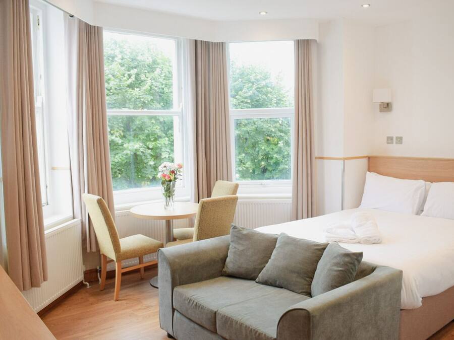 Deluxe Apartment