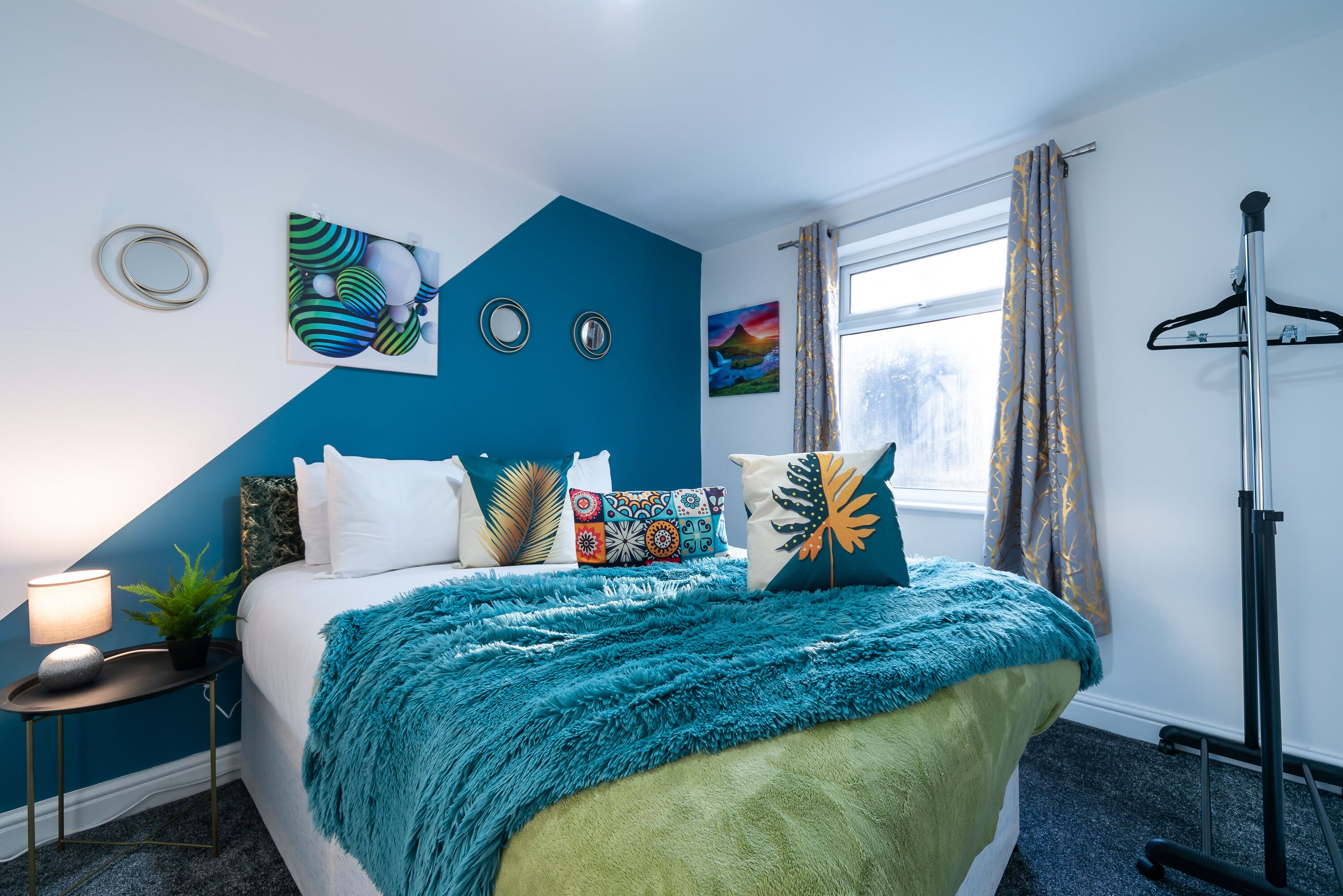 5 soverom, strykejern/-brett, wi-fi og sengetøy