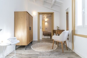 Deluxe Suite | Egyptian cotton sheets, premium bedding, down comforters