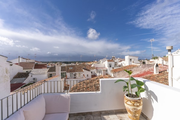 Attic Double Room With Terrace | City view - Encant de Alaior Boutique Hotel (Alayor)