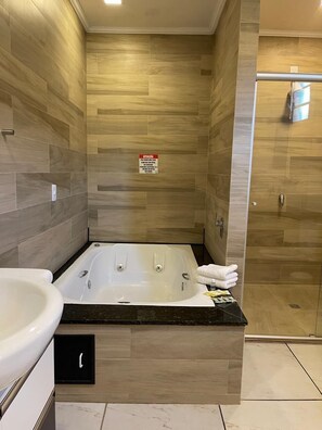 Bathroom -  Chácara Bora Bora (São Bento do Sapucaí)