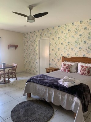 Deluxe Double Room | Free WiFi, bed sheets -  Chácara Bora Bora (São Bento do Sapucaí)