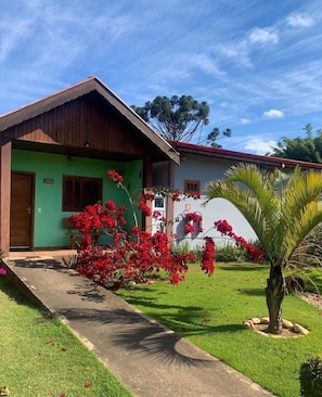 Basic Double Room | Free WiFi, bed sheets -  Chácara Bora Bora (São Bento do Sapucaí)
