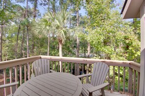 Signature Condo, 2 Bedrooms, Balcony, Lagoon View | Pemandangan balkoni