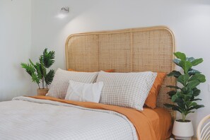 4 bedrooms, desk, travel cot, WiFi
