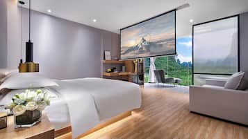 Mountain View King Room with Bathtub | Premium bedding, down comforters, pillowtop beds, individually decorated