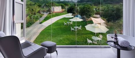 Signatur-værelse med dobbeltseng eller 2 enkeltsenge | Premium-sengetøj, dundyner, senge med topmadrasser, individuelt design