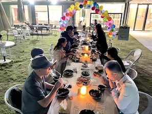5 間餐廳；供應早餐、午餐、晚餐和早午餐