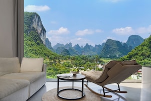 Panoramic Mountain View Loft & Private Bath | Ropa de cama de alta calidad y edredones de plumas