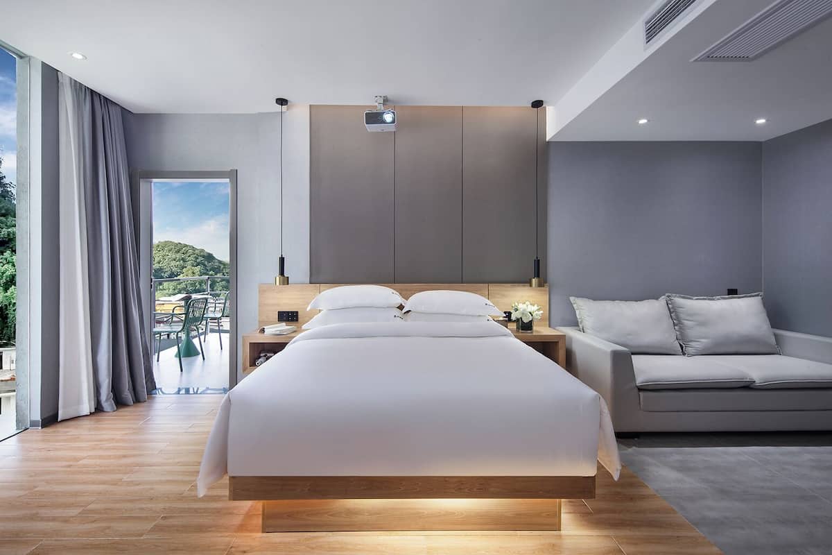 Comfort eenpersoonskamer | Luxe beddengoed, donzen dekbedden, pillowtop-bedden