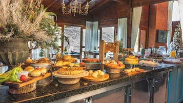 Desayuno completo incluido todos los días