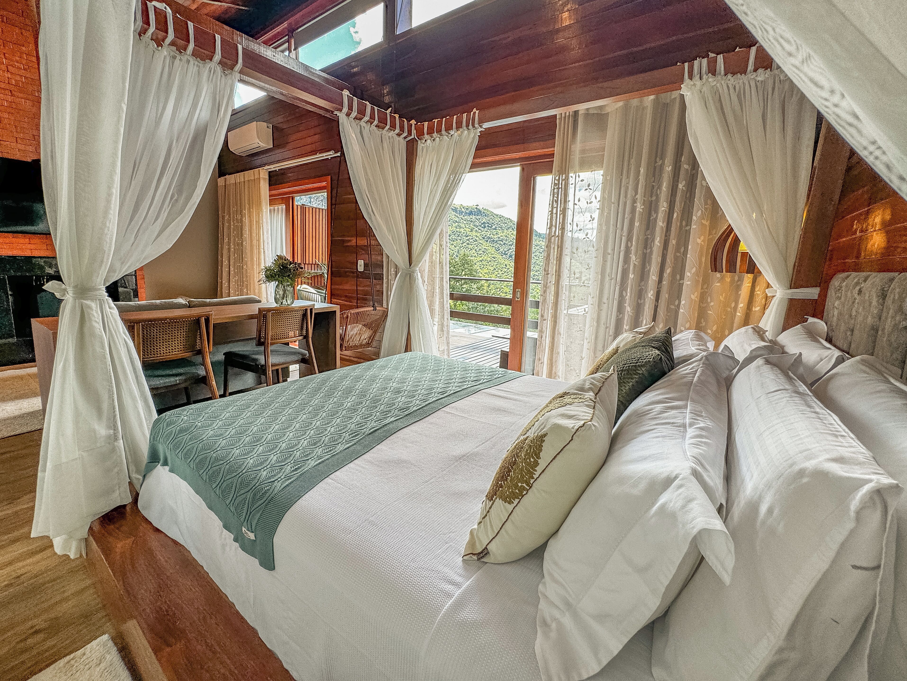 Copa das Arvores | Roupas de cama premium, camas Select Comfort, frigobar