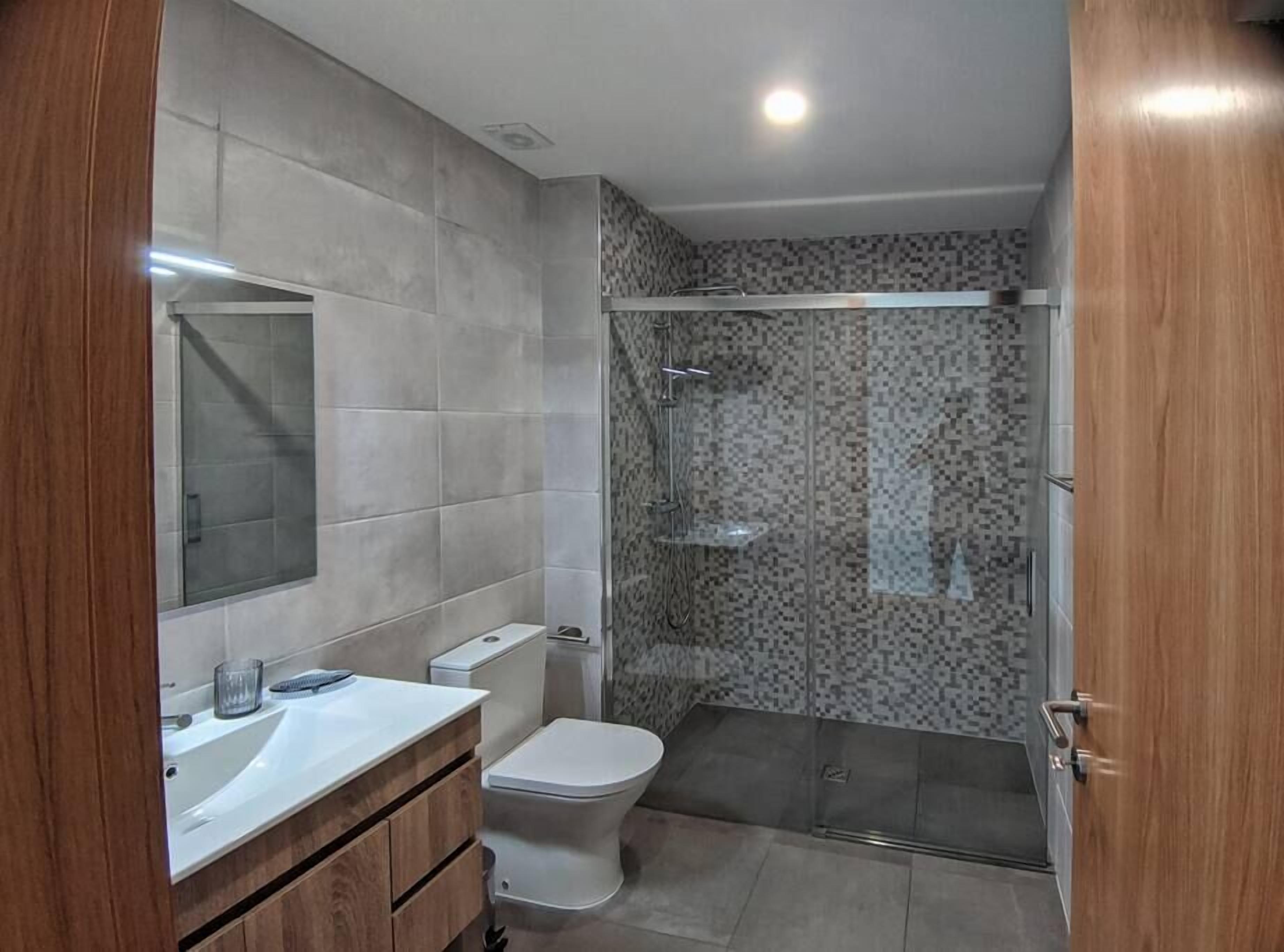 Bathtub, hair dryer