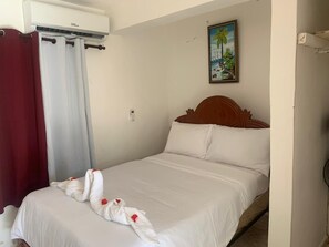 3 bedrooms, bed sheets