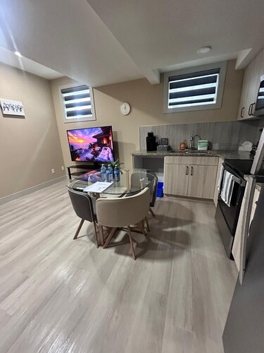2B/R PRIVATE SUITE |13 MINS~AIRPORT | PRIVATE ENTR