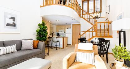Fresh! 2BR Golf Villa w/ King Beds, Dog-Friendly, Amenitty Access, Near Trails