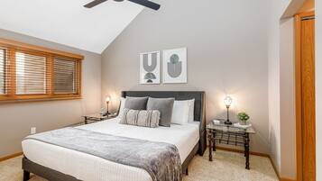 2 habitaciones, tabla de planchar con plancha y cuna de viaje