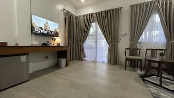 Premium bedding, down comforters, pillowtop beds, free minibar items