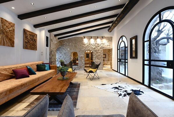 Elite Villa | Living area