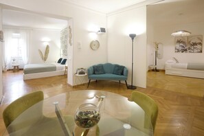 2 bedrooms, iron/ironing board, travel cot, free WiFi